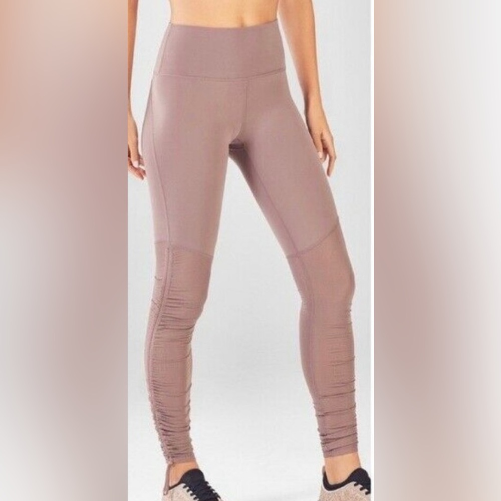 EUC Fabletics Dusty Pink High Waisted Rushed Leggings
